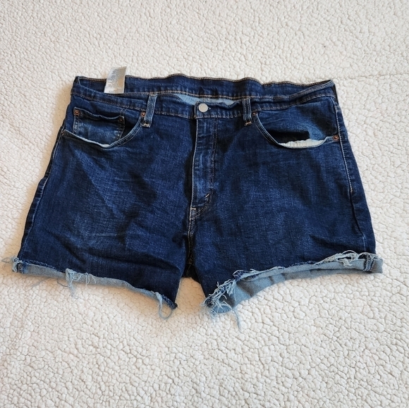 Levi's cut off Raw Hem high-rise mom jean shorts size 38 inch waist - Picture 1 of 6